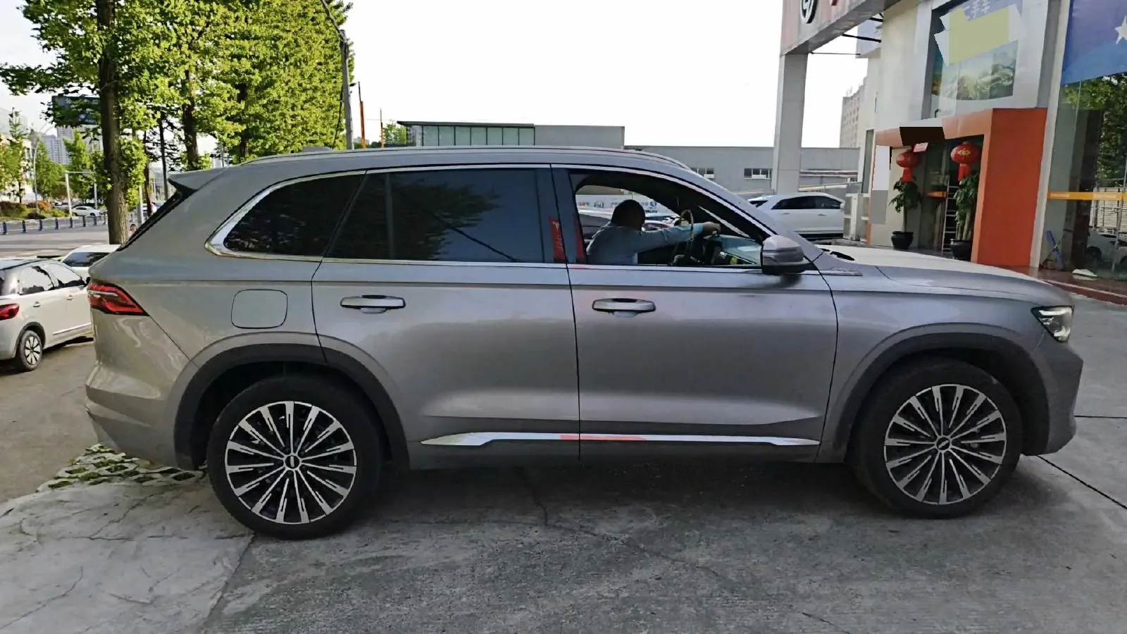 2025 Geely Monjaro 2.0T 238HP L4 8AT,autocango,china used car exporter,china ev exporter,chinese used car exporter,chinese used ev exporter