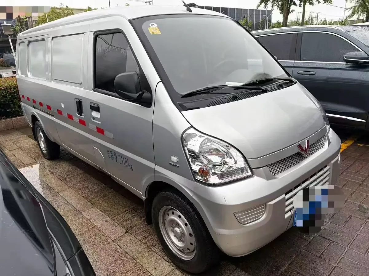 2021 WuLing RongGuang 1.5L 99HP L4 5MT,autocango,china used car exporter,china ev exporter,chinese used car exporter,chinese used ev exporter