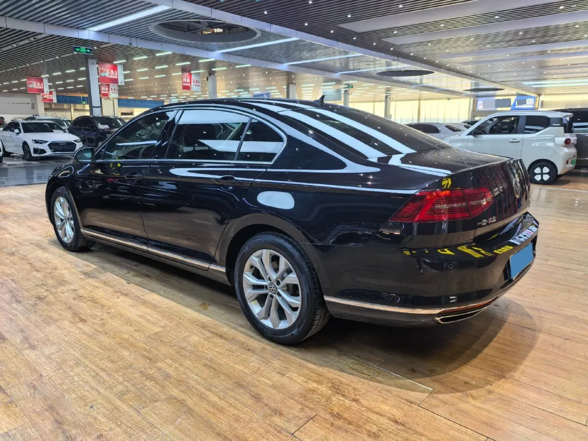 2018 Volkswagen Magotan 1.8T 180HP L4 7DCT,autocango,china used car exporter,china ev exporter,chinese used car exporter,chinese used ev exporter