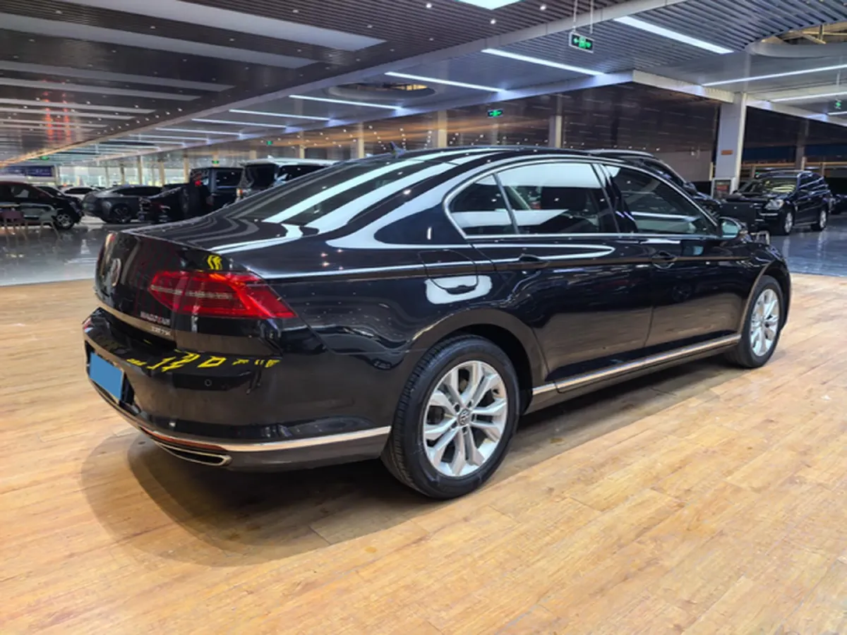 2018 Volkswagen Magotan 1.8T 180HP L4 7DCT,autocango,china used car exporter,china ev exporter,chinese used car exporter,chinese used ev exporter