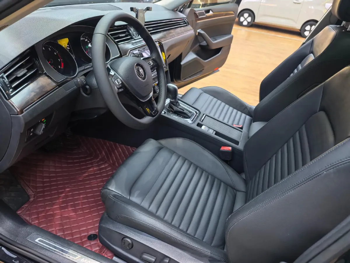 2018 Volkswagen Magotan 1.8T 180HP L4 7DCT,autocango,china used car exporter,china ev exporter,chinese used car exporter,chinese used ev exporter