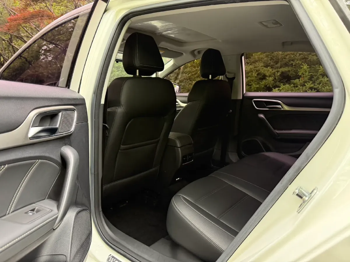 2019 MAXUS XinTu V80 2.5T 136HP L4 6AMT,autocango,china used car exporter,china ev exporter,chinese used car exporter,chinese used ev exporter