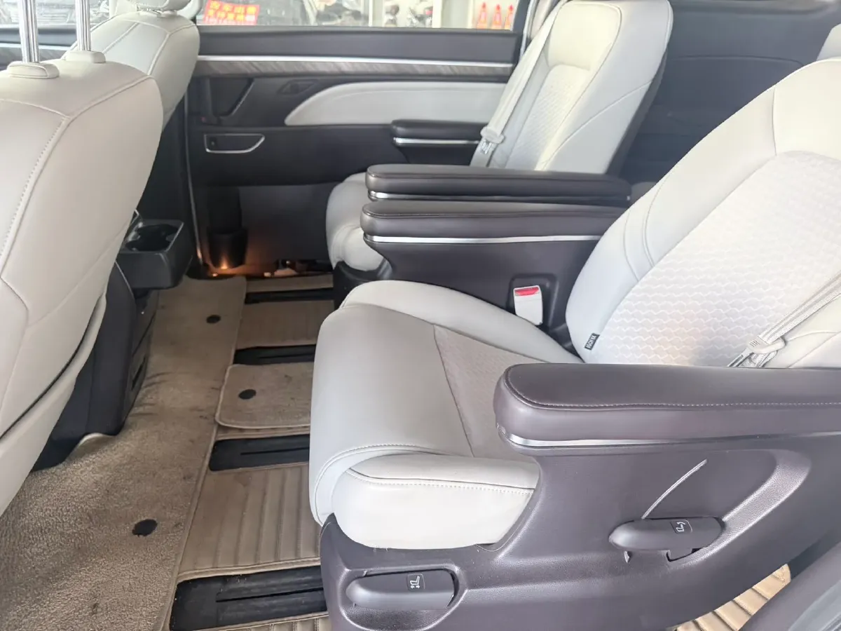 2021 GAC Trumpchi M8 2.0T 252HP L4 8AT,autocango,china used car exporter,china ev exporter,chinese used car exporter,chinese used ev exporter