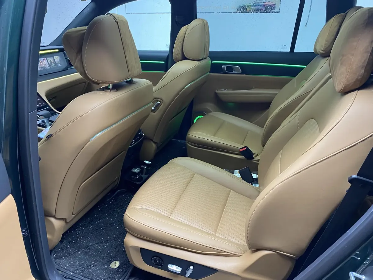 2021 Li ONE Range Extended 131HP REEV 40.5KWH,autocango,china used car exporter,china ev exporter,chinese used car exporter,chinese used ev exporter