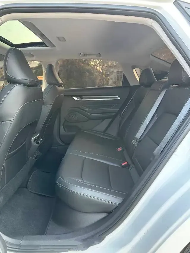 2025 Geely Emgrand 1.5L 127HP L4 CVT,autocango,china used car exporter,china ev exporter,chinese used car exporter,chinese used ev exporter