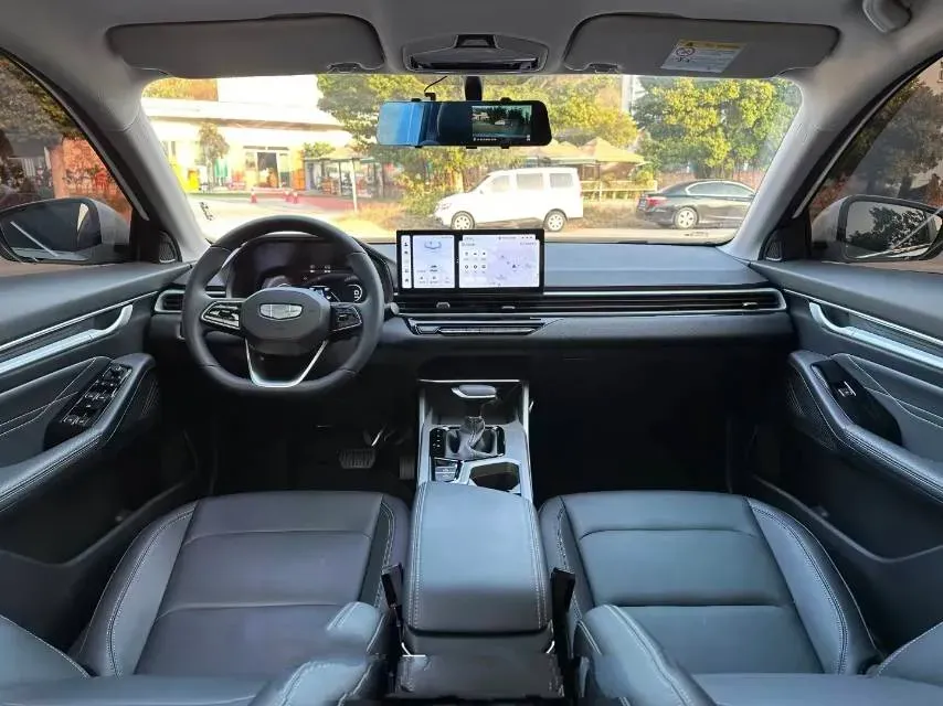 2025 Geely Emgrand 1.5L 127HP L4 CVT,autocango,china used car exporter,china ev exporter,chinese used car exporter,chinese used ev exporter