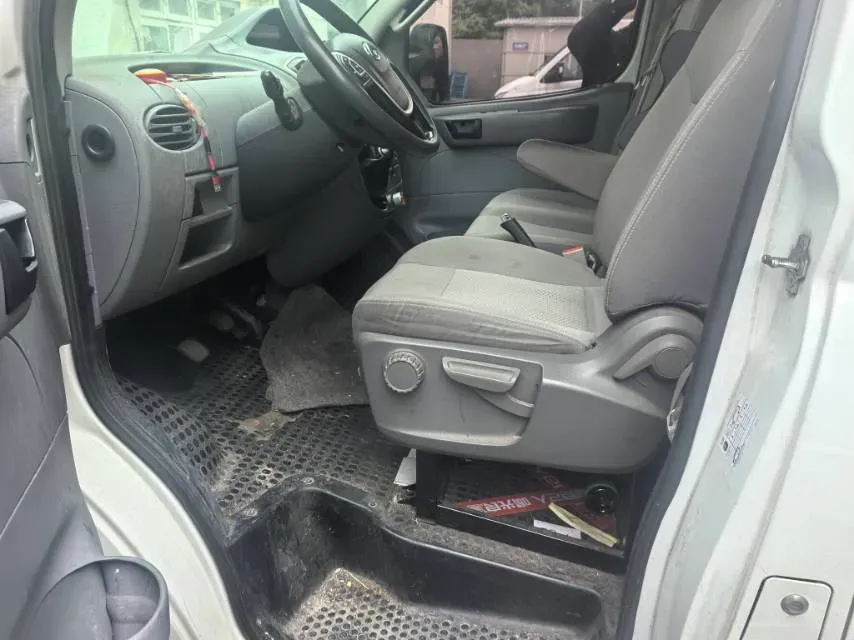 2021 MAXUS XinTu V80 2.0T 127HP L4 6MT,autocango,china used car exporter,china ev exporter,chinese used car exporter,chinese used ev exporter