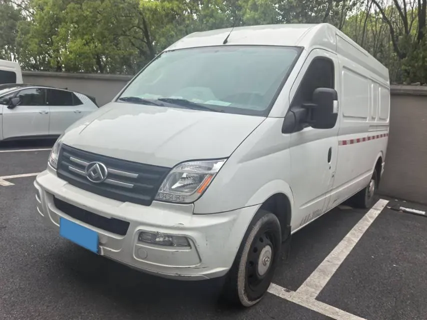 2021 MAXUS XinTu V80 2.0T 127HP L4 6MT,autocango,china used car exporter,china ev exporter,chinese used car exporter,chinese used ev exporter