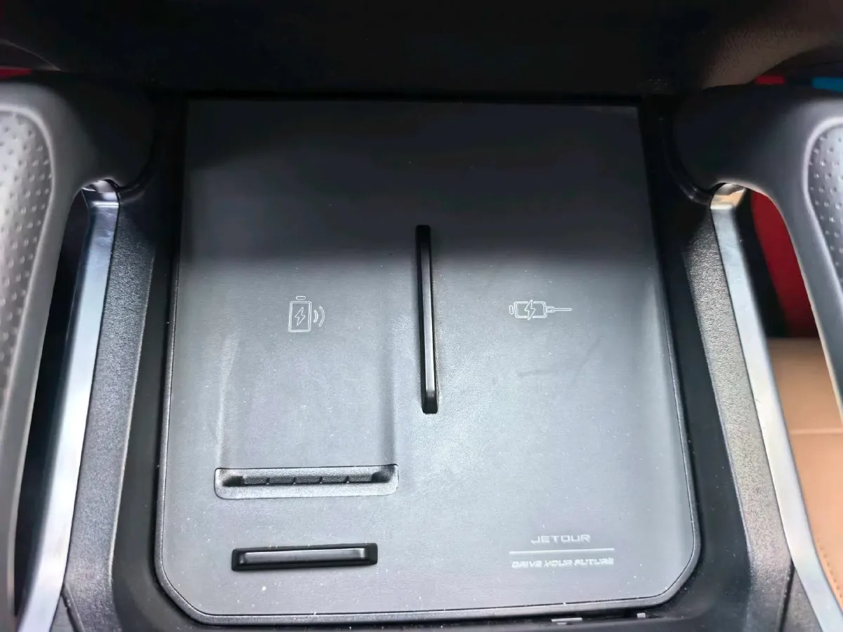 2024 Jetour Traveller 2.0T 254HP L4 7DCT,autocango,china used car exporter,china ev exporter,chinese used car exporter,chinese used ev exporter