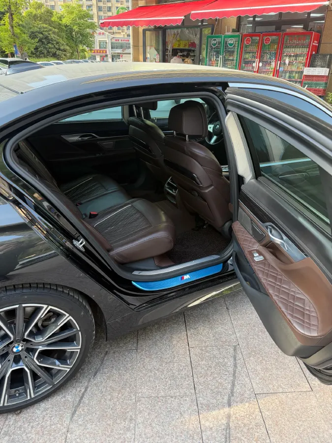 2021 BMW 7 Series 3.0T 340HP L6 8AT,autocango,china used car exporter,china ev exporter,chinese used car exporter,chinese used ev exporter