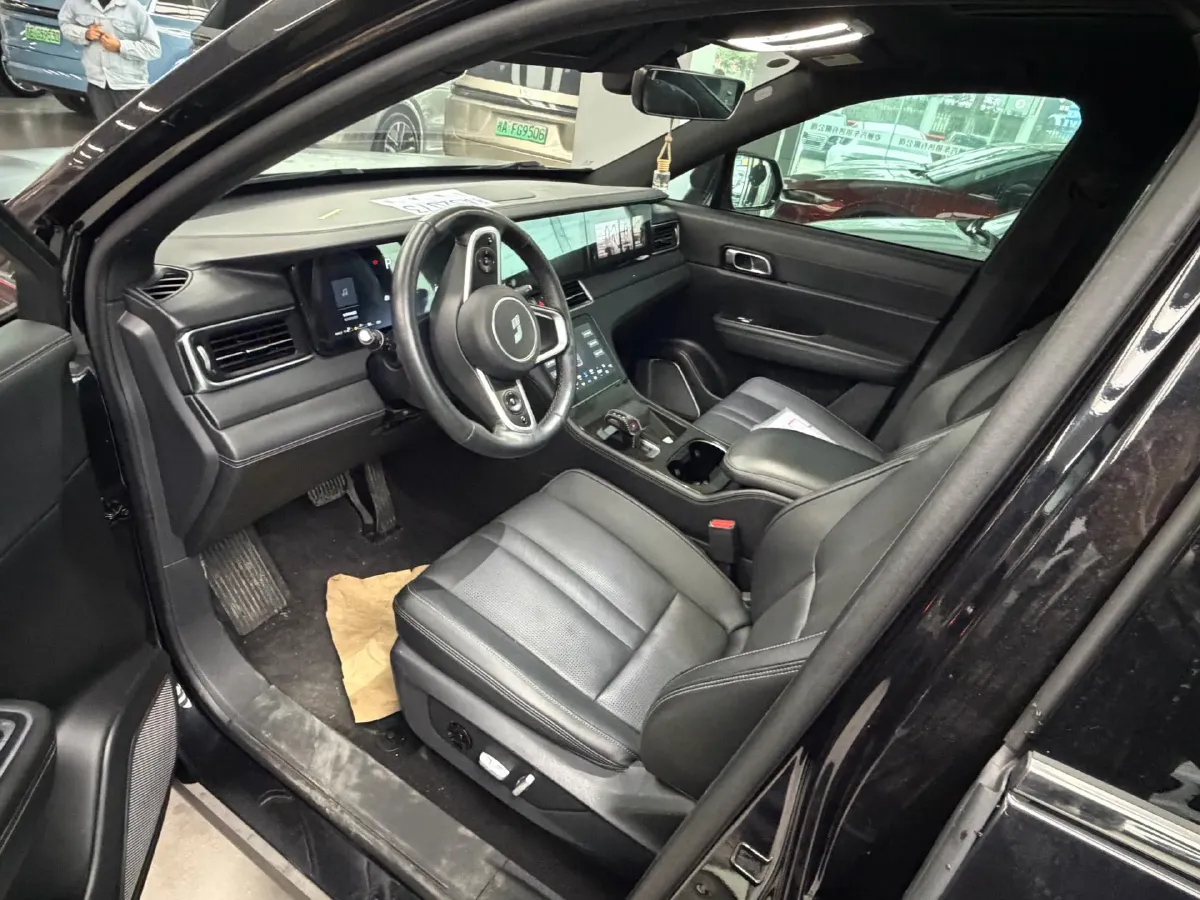 2020 Li ONE Range Extended 131HP REEV 40.5KWH,autocango,china used car exporter,china ev exporter,chinese used car exporter,chinese used ev exporter