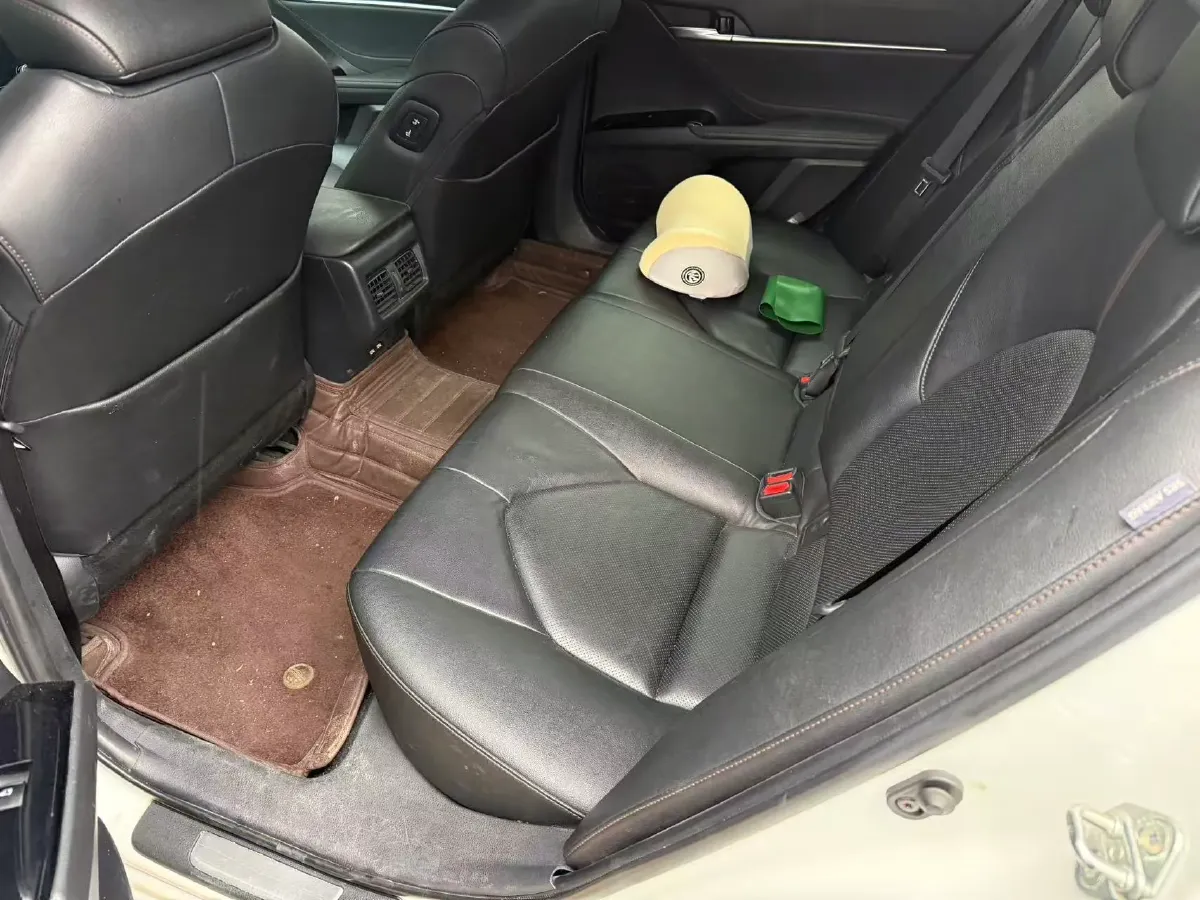 2021 Toyota Camry 2.5L 209HP L4 8AT,autocango,china used car exporter,china ev exporter,chinese used car exporter,chinese used ev exporter