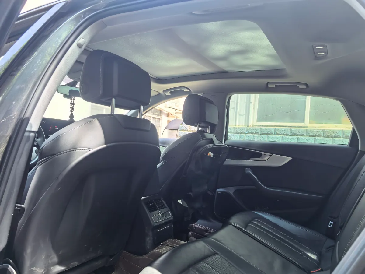 2020 Audi A4L 2.0T 190HP L4 7DCT,autocango,china used car exporter,china ev exporter,chinese used car exporter,chinese used ev exporter