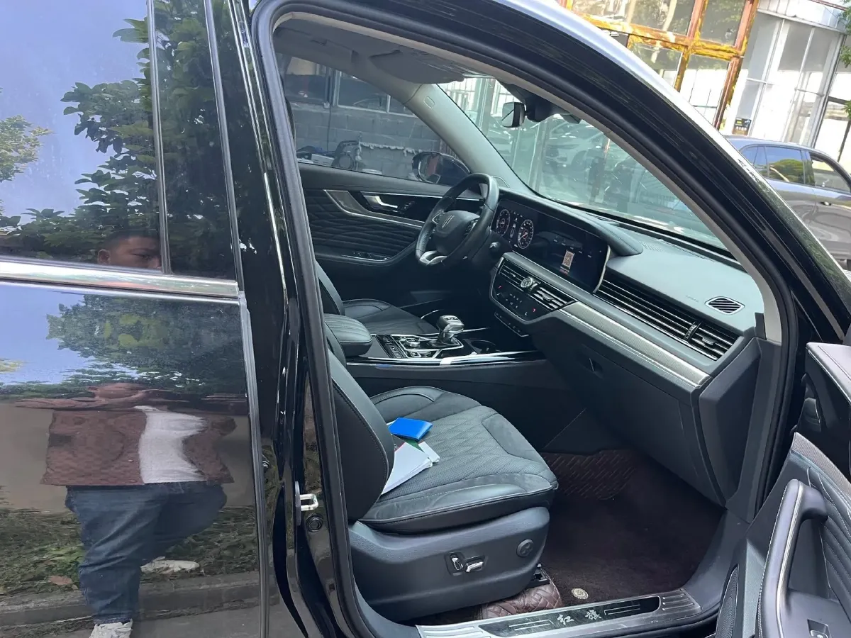 2022 HongQi HS5 2.0T 224HP L4 6AT,autocango,china used car exporter,china ev exporter,chinese used car exporter,chinese used ev exporter