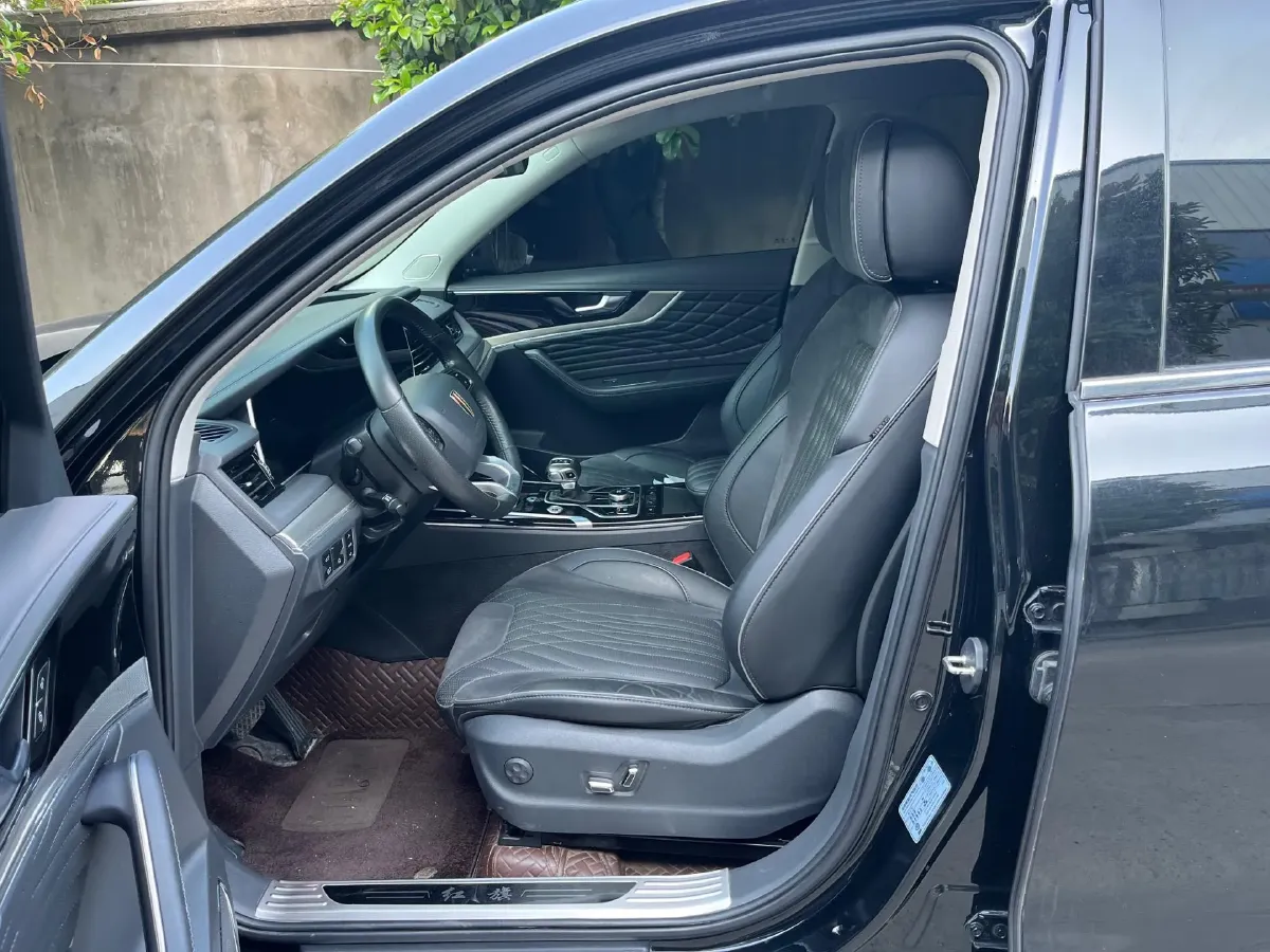 2022 HongQi HS5 2.0T 224HP L4 6AT,autocango,china used car exporter,china ev exporter,chinese used car exporter,chinese used ev exporter