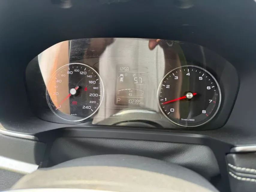 2019 Roewe i6 1.5T 169HP L4 7DCT,autocango,china used car exporter,china ev exporter,chinese used car exporter,chinese used ev exporter