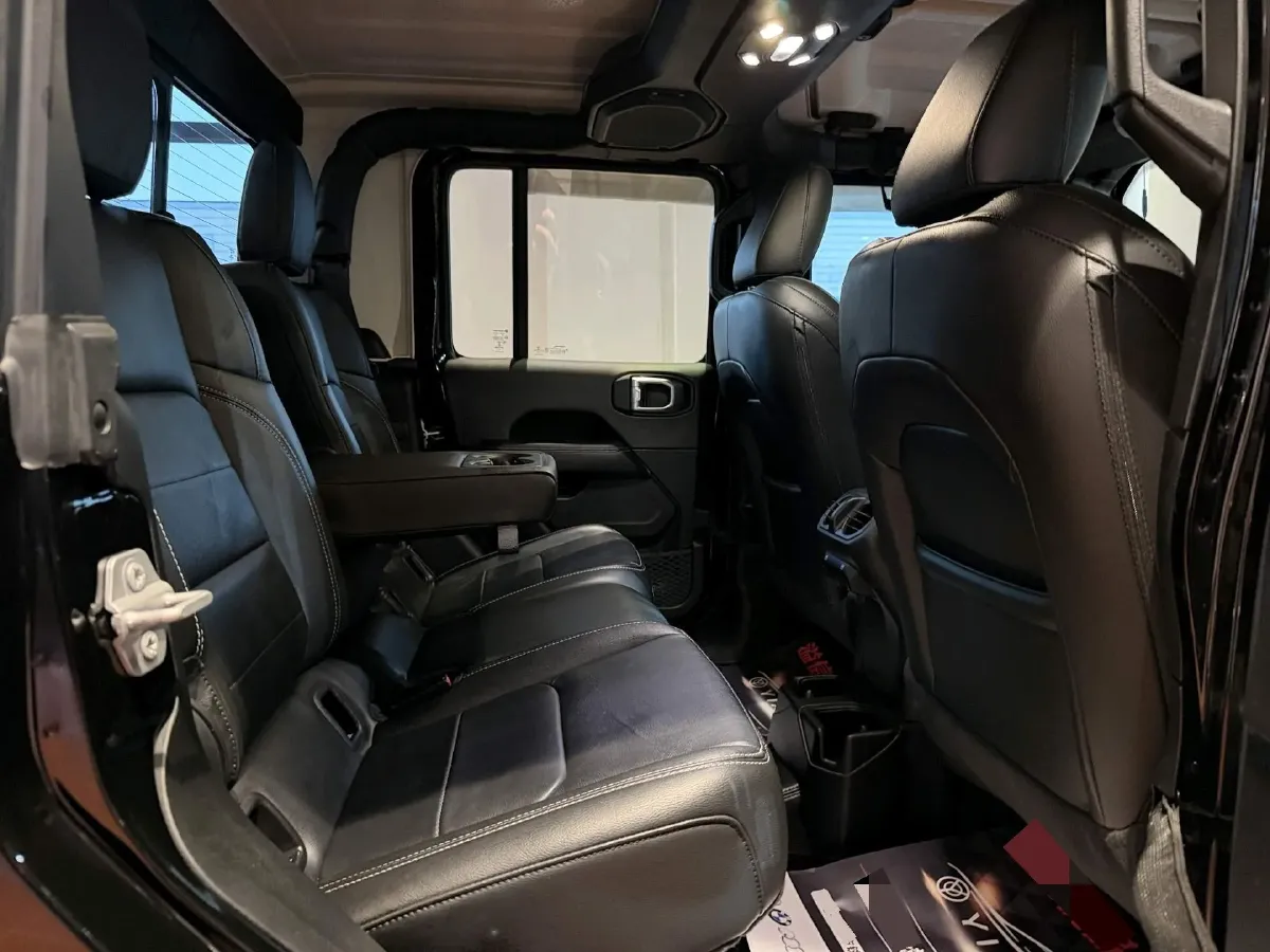 2022 Jeep Gladiator 3.6L 284HP V6 8AT,autocango,china used car exporter,china ev exporter,chinese used car exporter,chinese used ev exporter