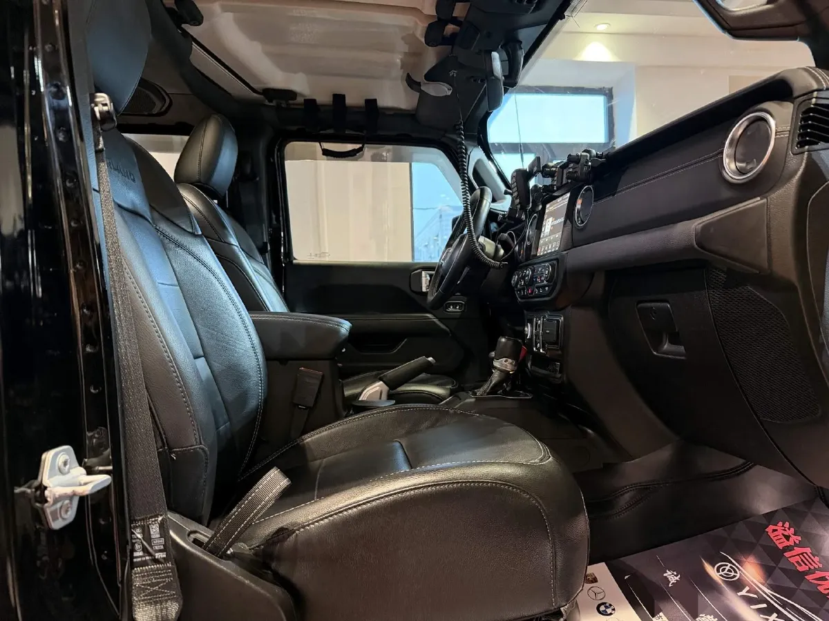 2022 Jeep Gladiator 3.6L 284HP V6 8AT,autocango,china used car exporter,china ev exporter,chinese used car exporter,chinese used ev exporter