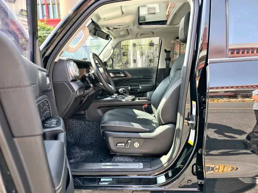 2023 Tank 300 2.0T 227HP L4 8AT,autocango,china used car exporter,china ev exporter,chinese used car exporter,chinese used ev exporter