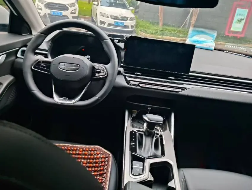 2025 Geely Emgrand 1.5L 127HP L4 CVT,autocango,china used car exporter,china ev exporter,chinese used car exporter,chinese used ev exporter