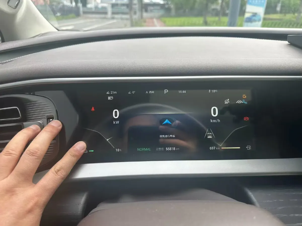 2024 Denza D9 1.5T 139HP L4 E-CVT PHEV 40KWH,autocango,china used car exporter,china ev exporter,chinese used car exporter,chinese used ev exporter