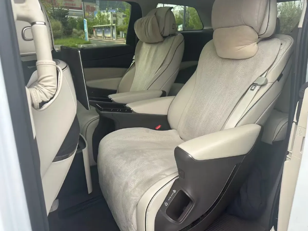 2024 Denza D9 1.5T 139HP L4 E-CVT PHEV 40KWH,autocango,china used car exporter,china ev exporter,chinese used car exporter,chinese used ev exporter
