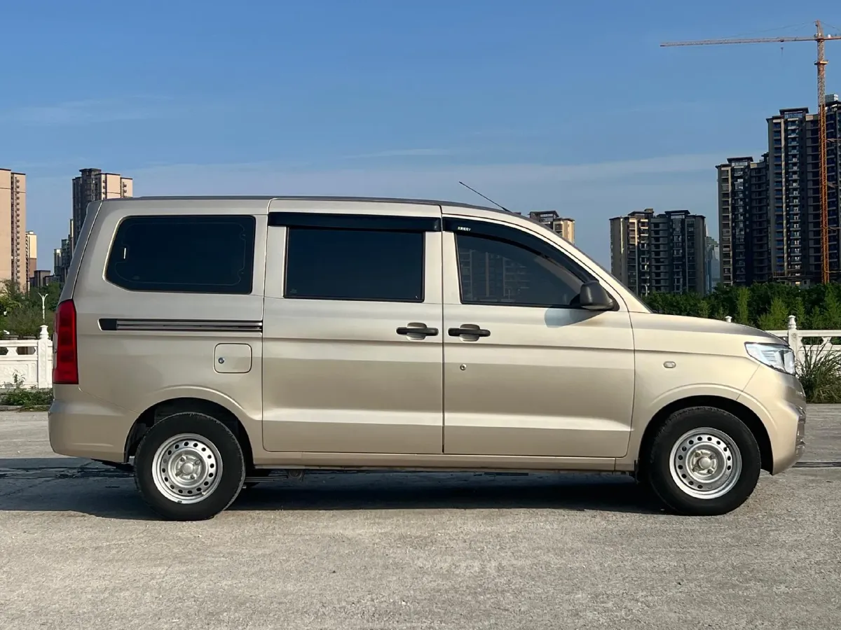 2021 ChangAn KuaYue New Leopard T3 1.6L 122HP L4 5MT,autocango,china used car exporter,china ev exporter,chinese used car exporter,chinese used ev exporter