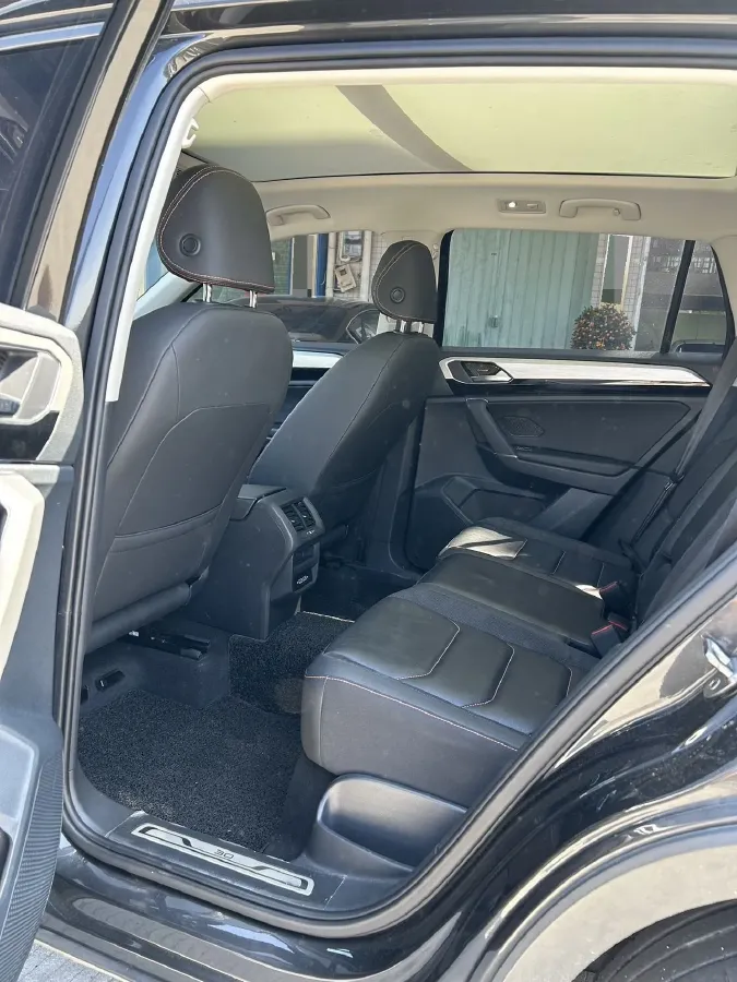 2021 Volkswagen Tayron 2.0T 186HP L4 7DCT,autocango,china used car exporter,china ev exporter,chinese used car exporter,chinese used ev exporter