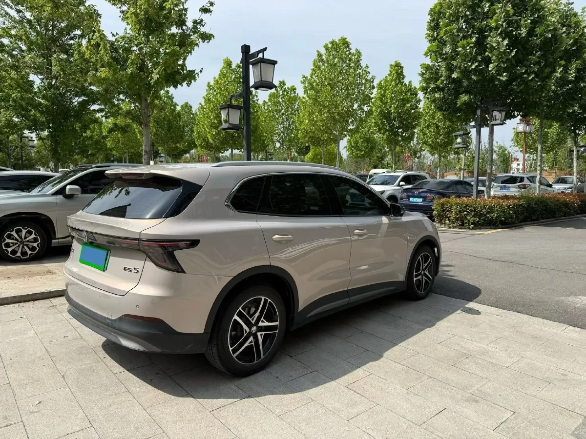 2025 MG MG ES5 BEV 62.2KWH,autocango,china used car exporter,china ev exporter,chinese used car exporter,chinese used ev exporter