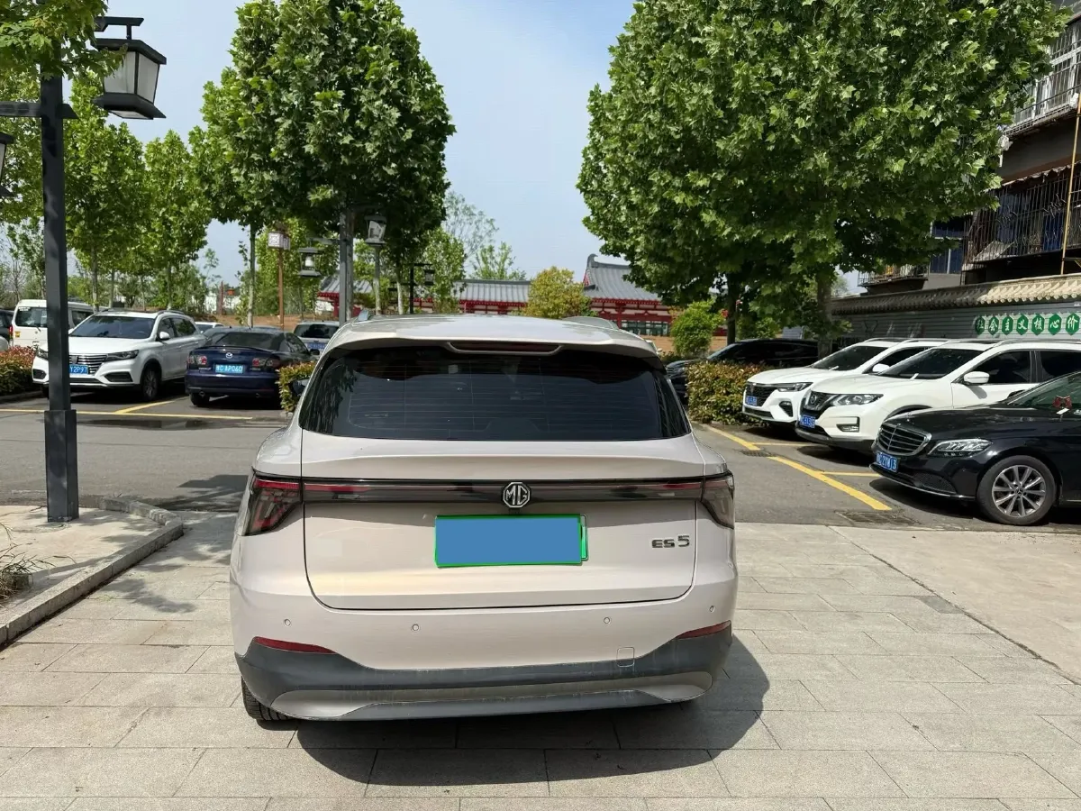 2025 MG MG ES5 BEV 62.2KWH,autocango,china used car exporter,china ev exporter,chinese used car exporter,chinese used ev exporter