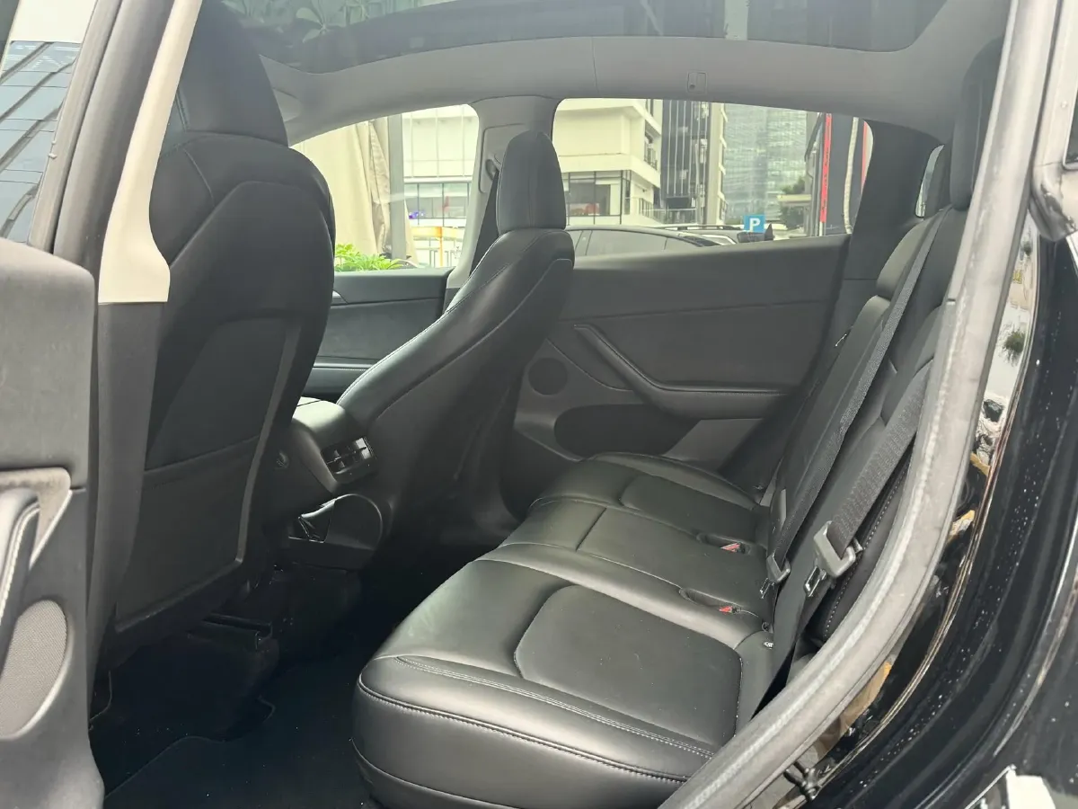 2022 Tesla Model Y BEV 60KWH,autocango,china used car exporter,china ev exporter,chinese used car exporter,chinese used ev exporter