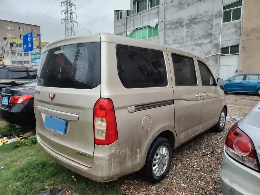 2016 WuLing RongGuang V 1.5L 112HP L4 5MT,autocango,china used car exporter,china ev exporter,chinese used car exporter,chinese used ev exporter