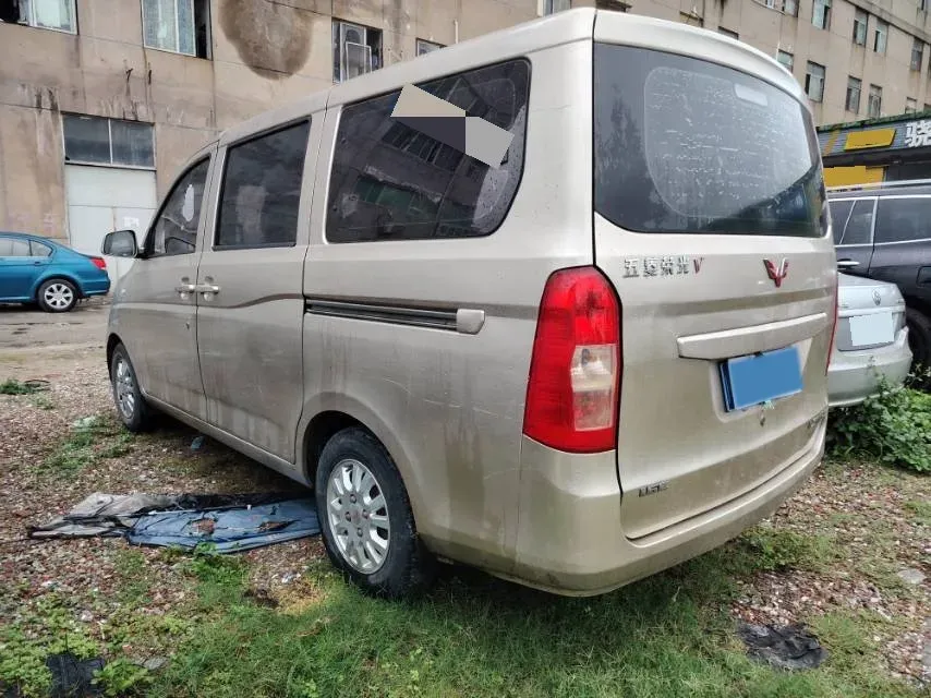 2016 WuLing RongGuang V 1.5L 112HP L4 5MT,autocango,china used car exporter,china ev exporter,chinese used car exporter,chinese used ev exporter