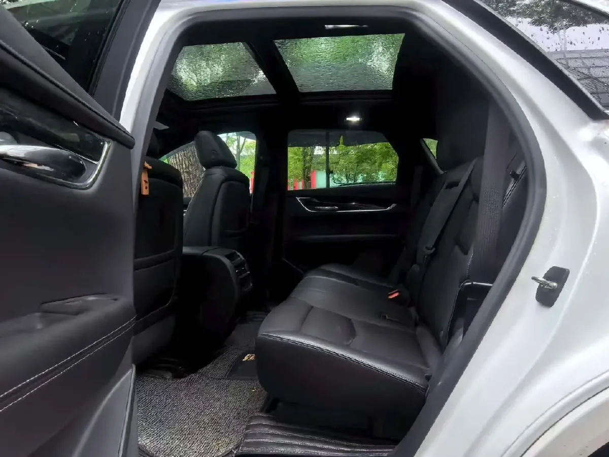 2021 Cadillac XT5 2.0T 237HP L4 9AT,autocango,china used car exporter,china ev exporter,chinese used car exporter,chinese used ev exporter