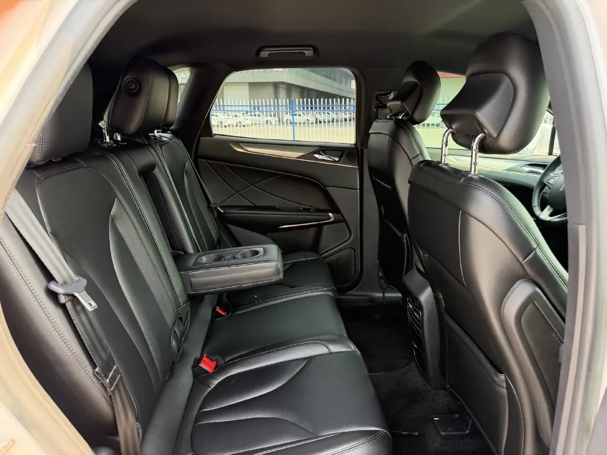 2018 Lincoln MKC 2.0T 203HP L4 6AT,autocango,china used car exporter,china ev exporter,chinese used car exporter,chinese used ev exporter