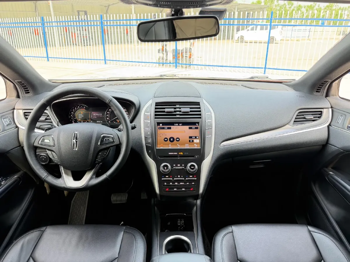 2018 Lincoln MKC 2.0T 203HP L4 6AT,autocango,china used car exporter,china ev exporter,chinese used car exporter,chinese used ev exporter