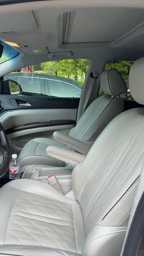 2022 Buick GL8 2.0T 237HP L4 9AT,autocango,china used car exporter,china ev exporter,chinese used car exporter,chinese used ev exporter