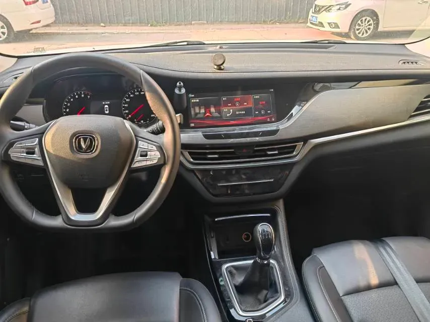2019 ChangAn CS35 Plus 1.6L 128HP L4 5MT,autocango,china used car exporter,china ev exporter,chinese used car exporter,chinese used ev exporter