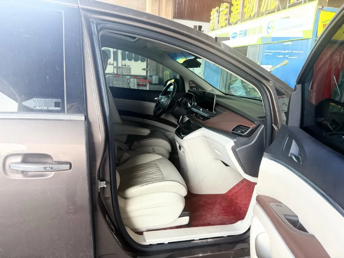 2022 Buick GL8 2.0T 237HP L4 9AT,autocango,china used car exporter,china ev exporter,chinese used car exporter,chinese used ev exporter