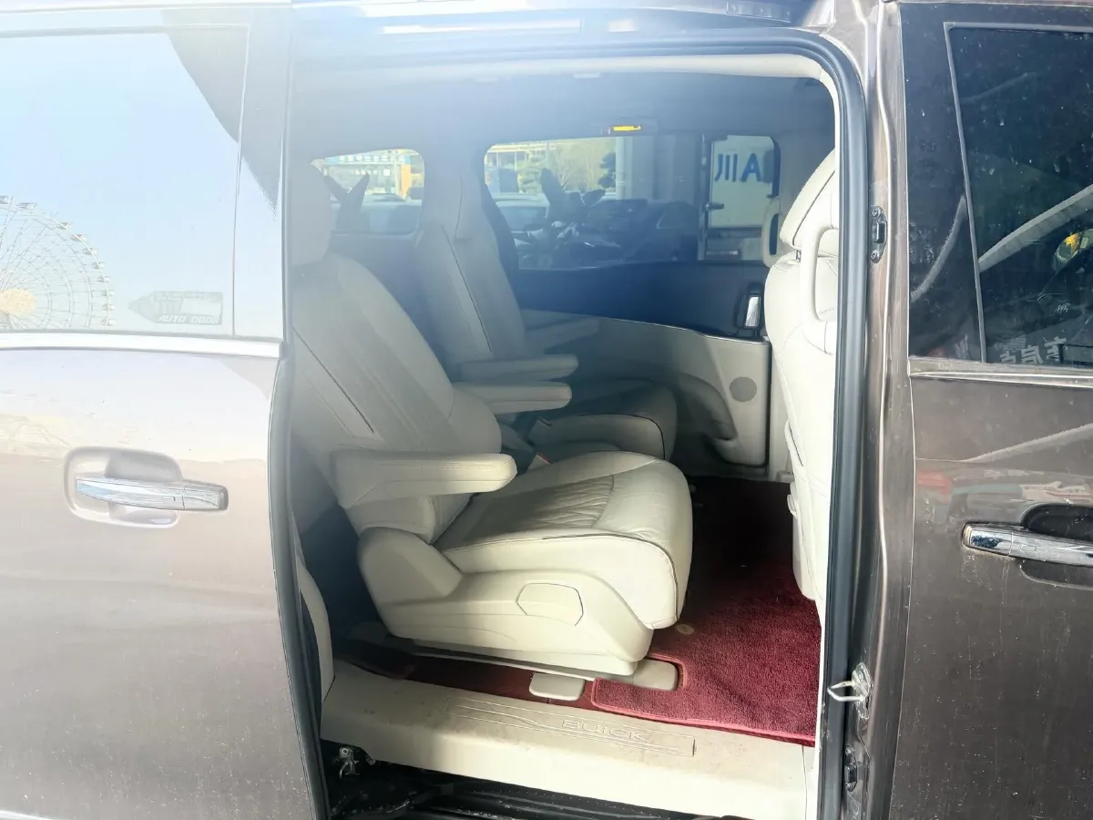 2022 Buick GL8 2.0T 237HP L4 9AT,autocango,china used car exporter,china ev exporter,chinese used car exporter,chinese used ev exporter