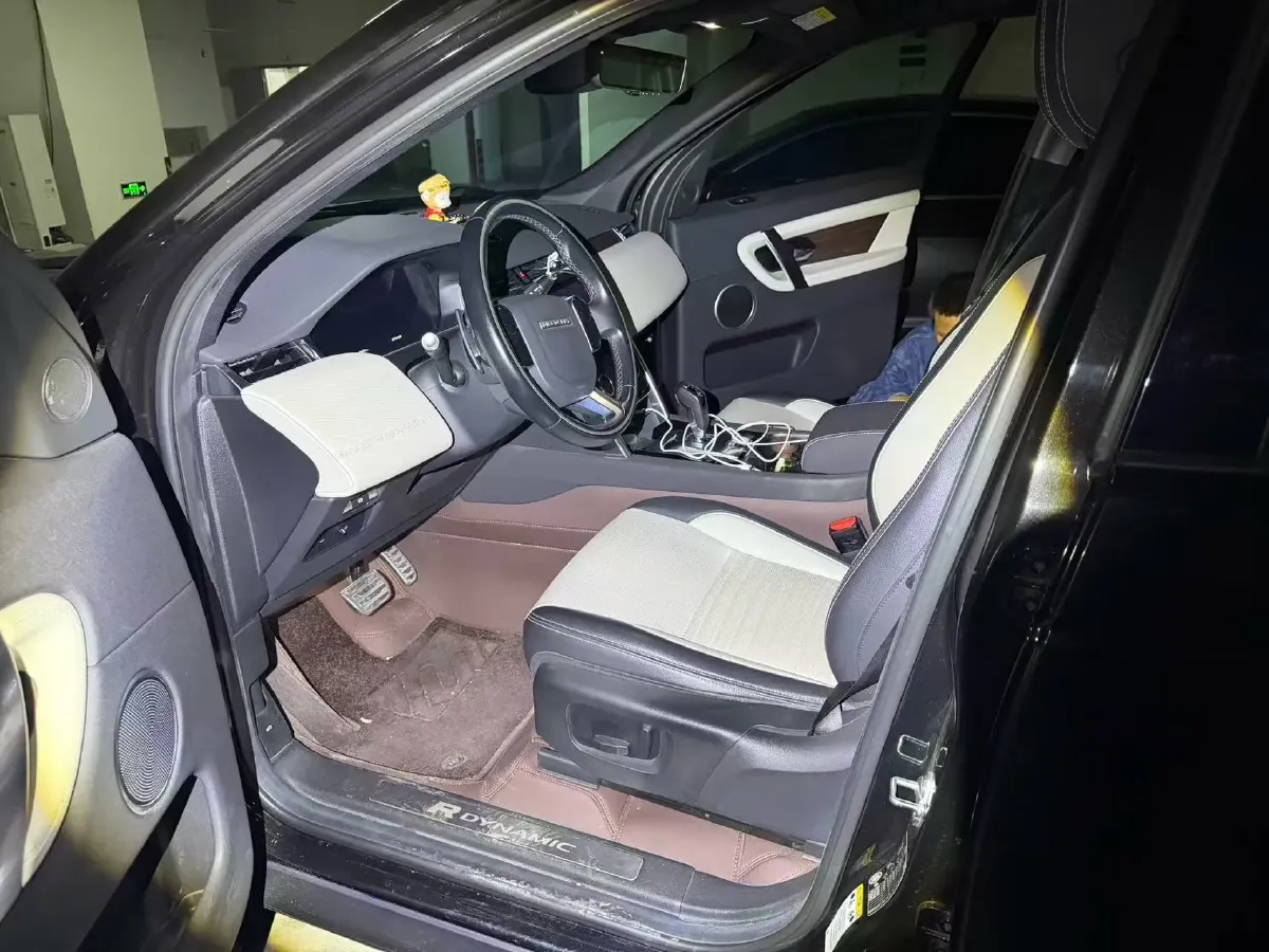 2020 Land Rover Discovery Sport 2.0T 249HP L4 9AT,autocango,china used car exporter,china ev exporter,chinese used car exporter,chinese used ev exporter