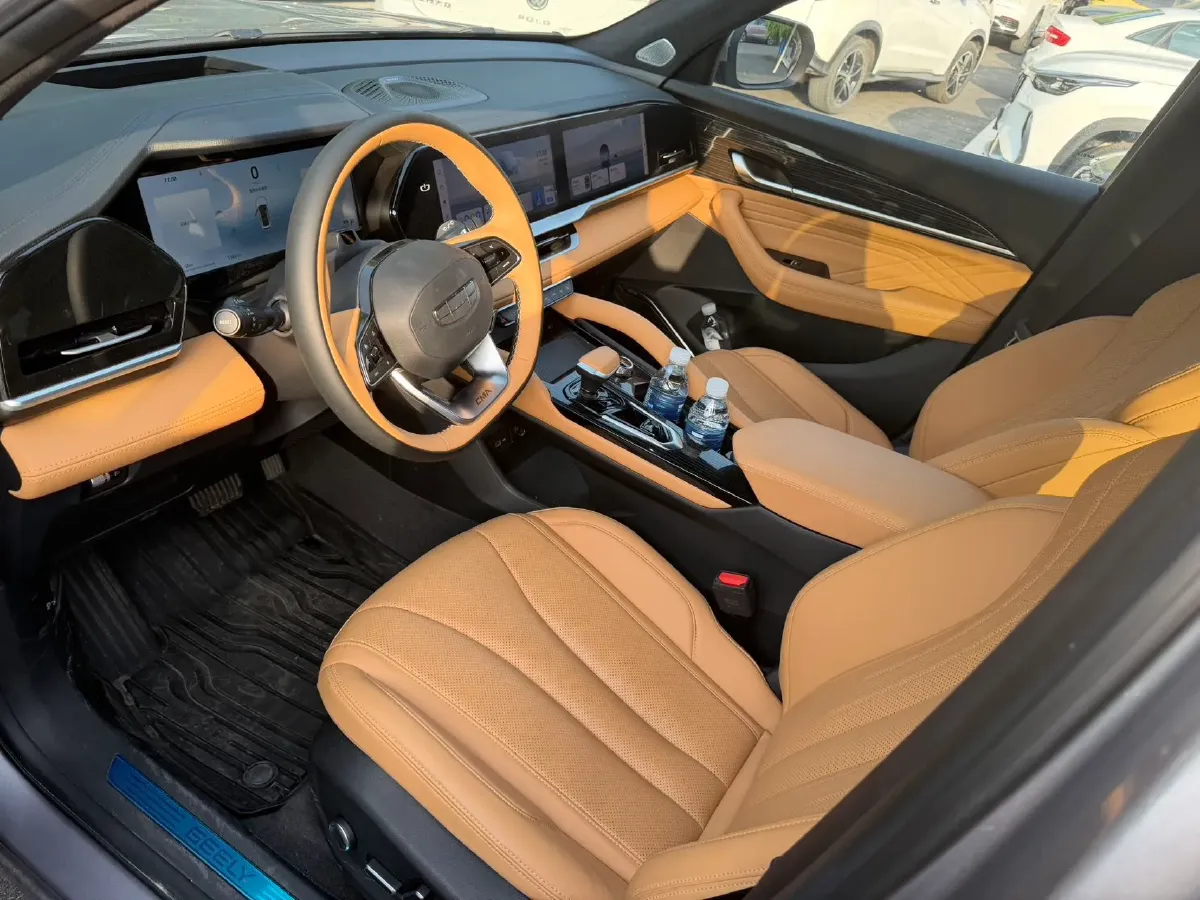 2024 Geely Monjaro 1.5T 163HP L4 3DHT Hybrid,autocango,china used car exporter,china ev exporter,chinese used car exporter,chinese used ev exporter