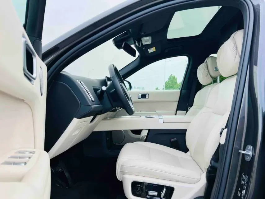 2024 Ford Bronco 2.3T 275HP L4 10AT,autocango,china used car exporter,china ev exporter,chinese used car exporter,chinese used ev exporter