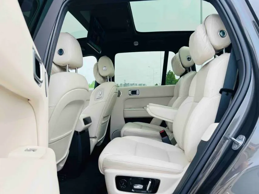 2024 Ford Bronco 2.3T 275HP L4 10AT,autocango,china used car exporter,china ev exporter,chinese used car exporter,chinese used ev exporter