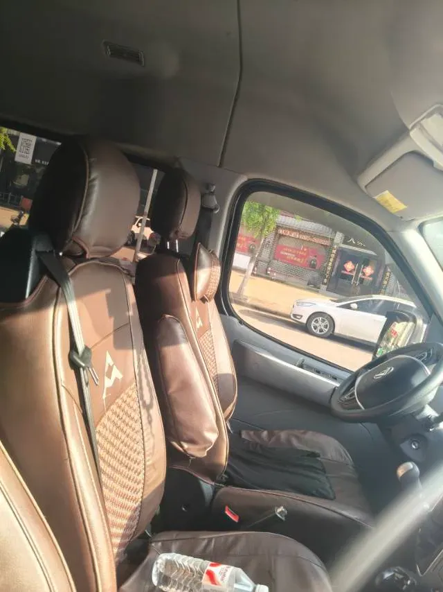 2020 MAXUS XinTu V80 2.5T 136HP L4 6MT,autocango,china used car exporter,china ev exporter,chinese used car exporter,chinese used ev exporter