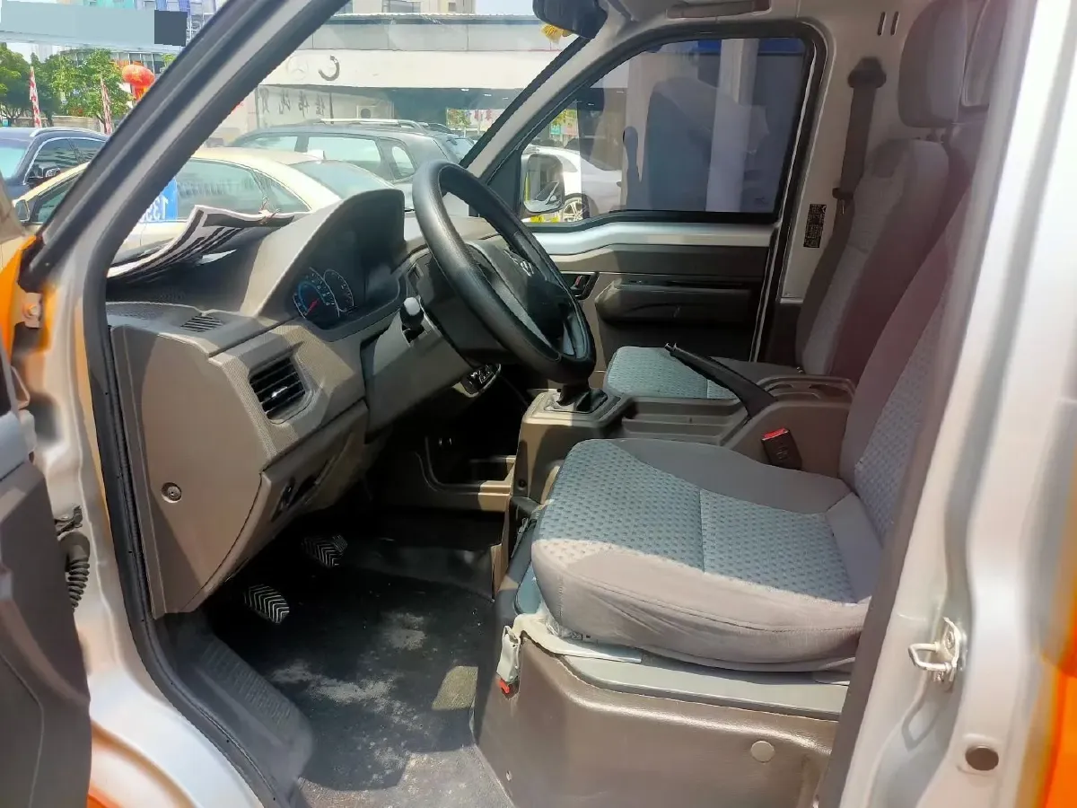 2023 WuLing RongGuang New Truck 1.5L 102HP L4 5MT,autocango,china used car exporter,china ev exporter,chinese used car exporter,chinese used ev exporter