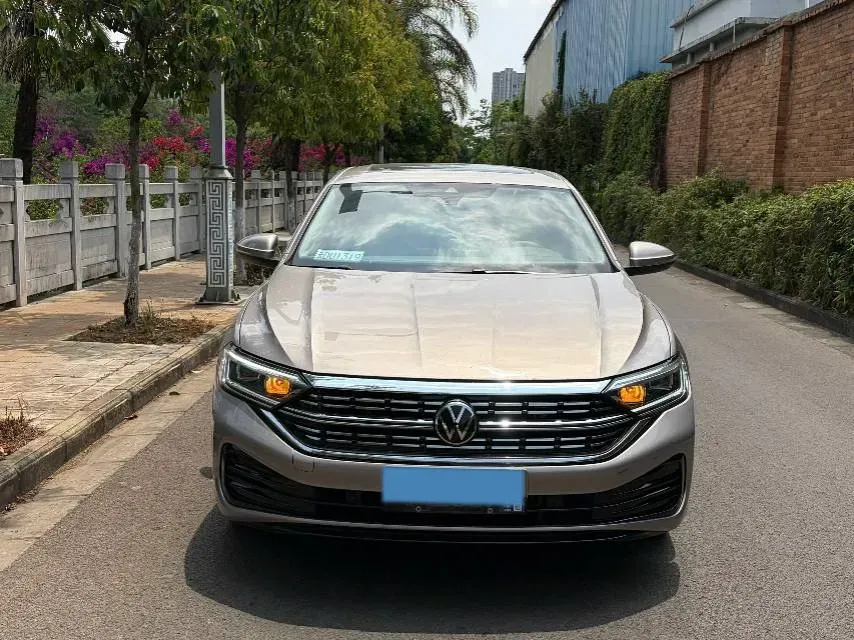 2023 Volkswagen Sagitar 1.5T 160HP L4 7DCT,autocango,china used car exporter,china ev exporter,chinese used car exporter,chinese used ev exporter