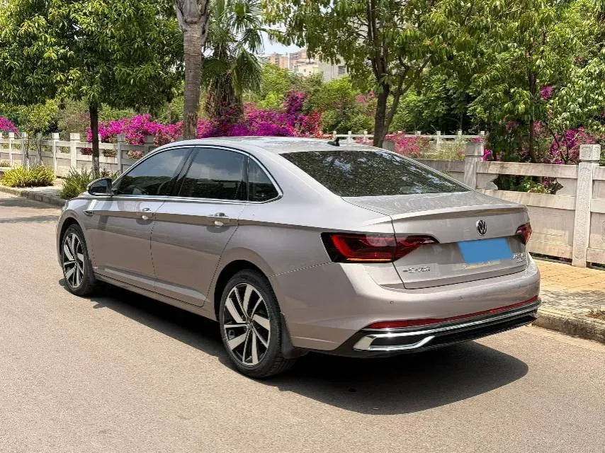 2023 Volkswagen Sagitar 1.5T 160HP L4 7DCT,autocango,china used car exporter,china ev exporter,chinese used car exporter,chinese used ev exporter