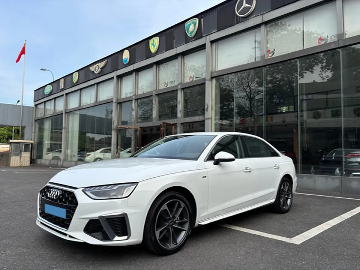 2023 Audi A4L 2.0T 190HP L4 7DCT,autocango,china used car exporter,china ev exporter,chinese used car exporter,chinese used ev exporter