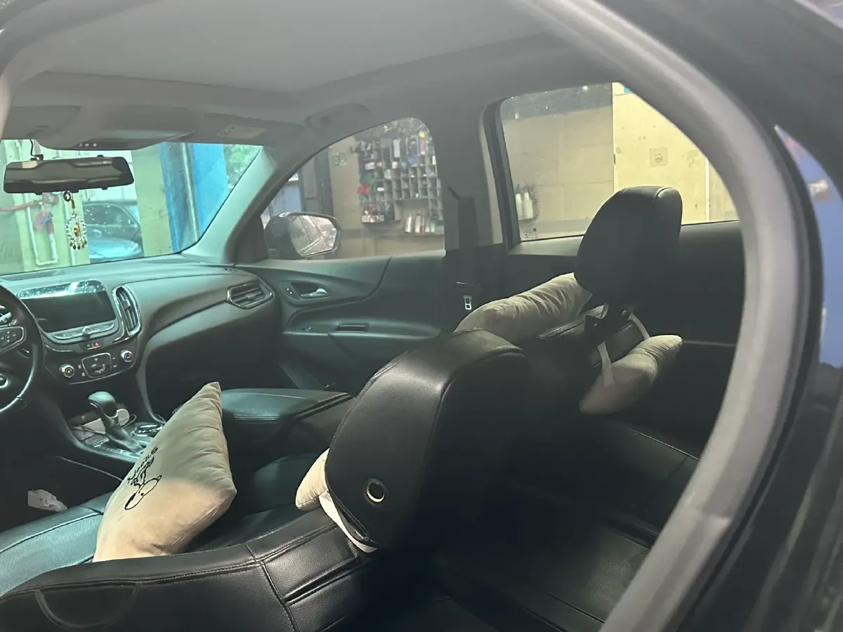 2021 Chevrolet Equinox 1.5T 169HP L4 6AT,autocango,china used car exporter,china ev exporter,chinese used car exporter,chinese used ev exporter